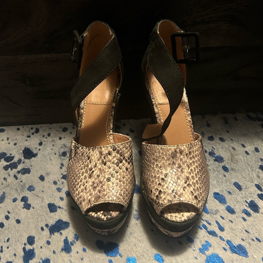 Bacio 61 Snake skin wedges